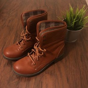 Brown Unionbay combat boots
